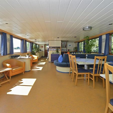 Ms Mecklenburg Hotelschiff Берлин Экстерьер фото