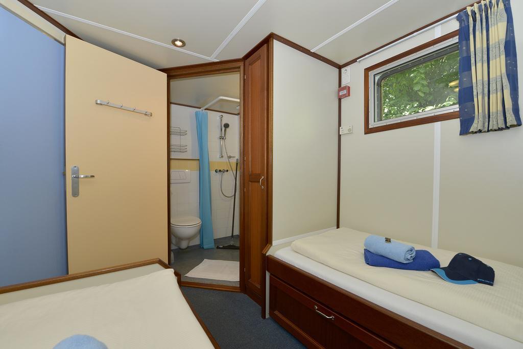 Ms Mecklenburg Hotelschiff Берлин Экстерьер фото