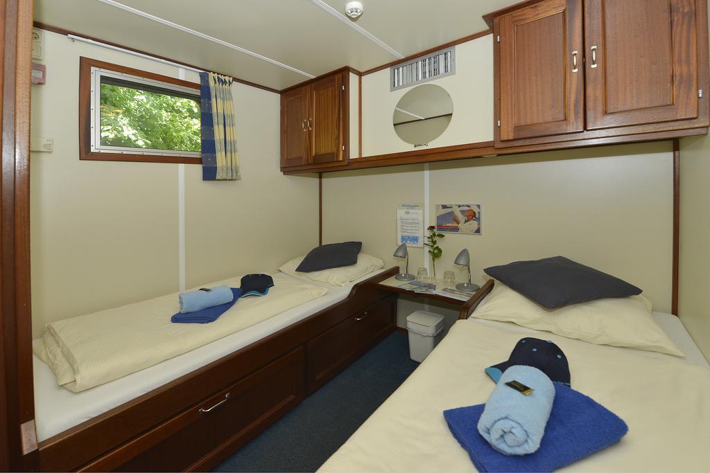 Ms Mecklenburg Hotelschiff Берлин Экстерьер фото